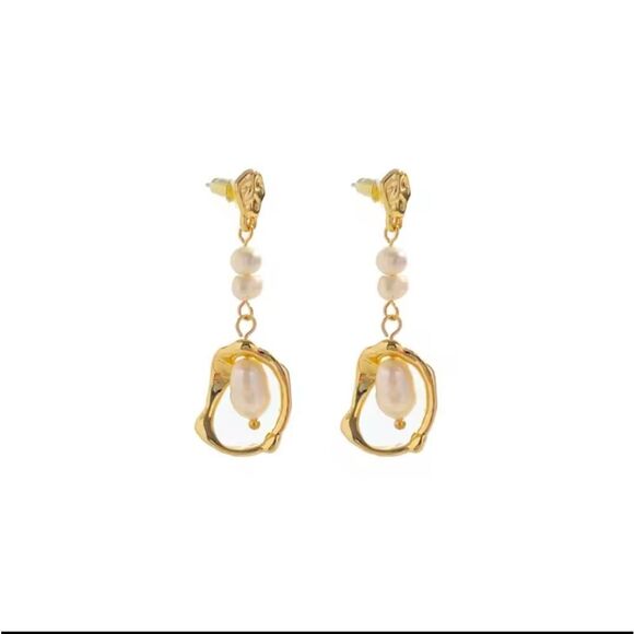 18K Gold Plated Freshwter Pearl Drop Earrings  - Picture 3 of 6